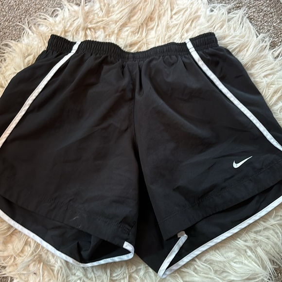 BUNDLE OF NIKE ATHLETIC SHORTS - Picture 2 of 6